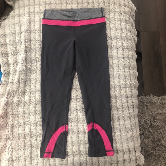 🍋 Lululemon Inspire crop Sz. 4 - Picture 3 of 3